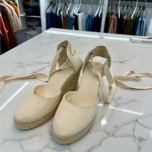 Saludos Cream Espadrille Wedge Sandals NWOB size 9